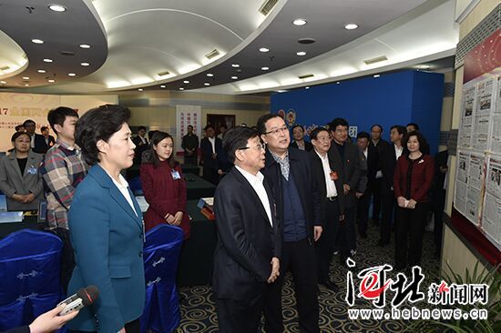 趙克志張慶偉看望我省全國兩會報道新聞工作者 趙克志張慶偉看望我省全國兩會報道新聞工作者
