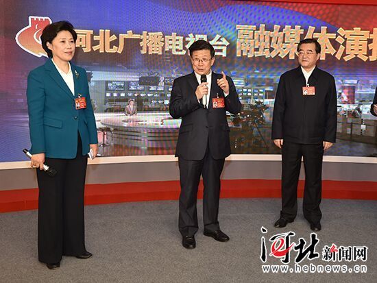 趙克志張慶偉看望我省全國兩會報道新聞工作者 趙克志張慶偉看望我省全國兩會報道新聞工作者