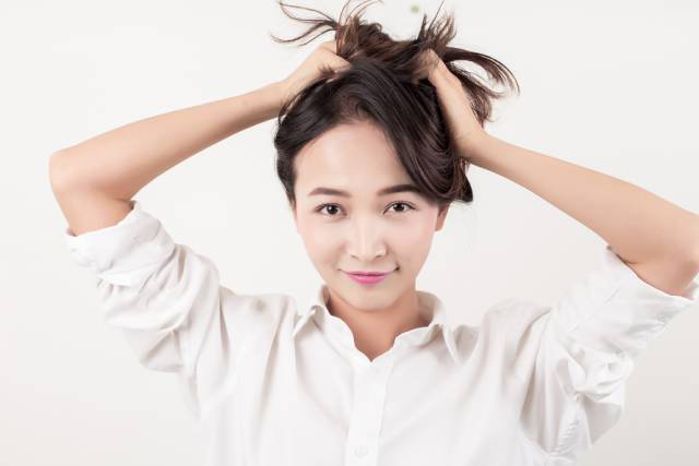 扎心了，白發(fā)找上門的原因原來是…