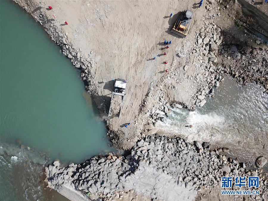 (國際·圖文互動)(1)通訊:大壩成功截流——中企建設(shè)巴基斯坦蘇吉吉納里水電站取得階段性成果