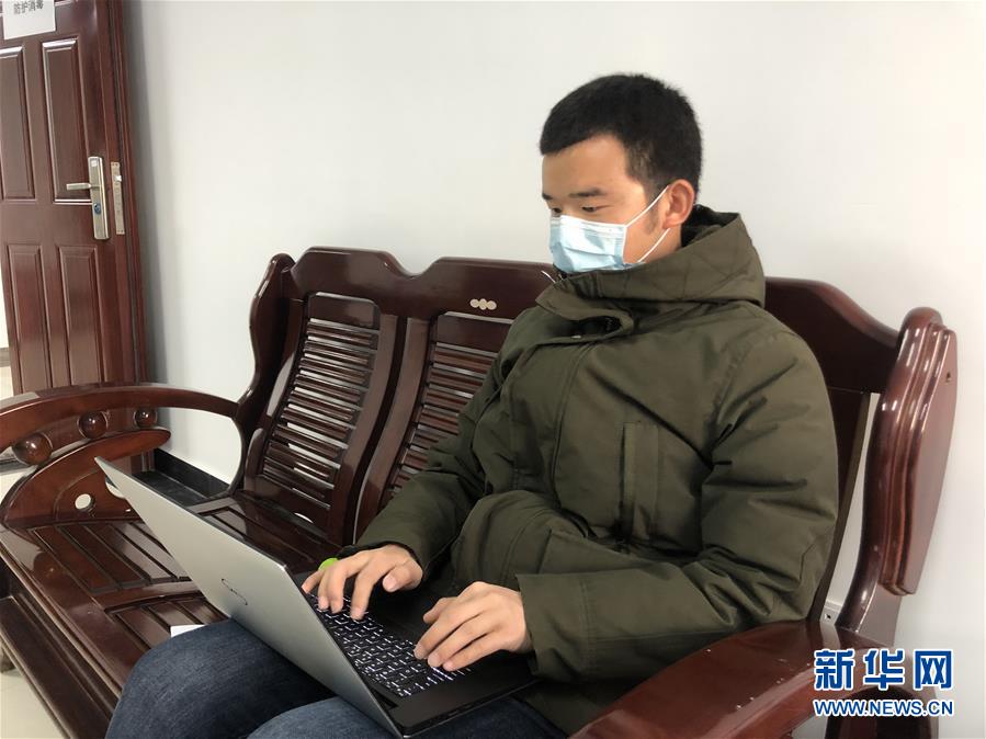 (新華全媒頭條配圖·圖文互動)(11)戰(zhàn)“疫”的一天——新華社記者直擊湖北保衛(wèi)戰(zhàn)